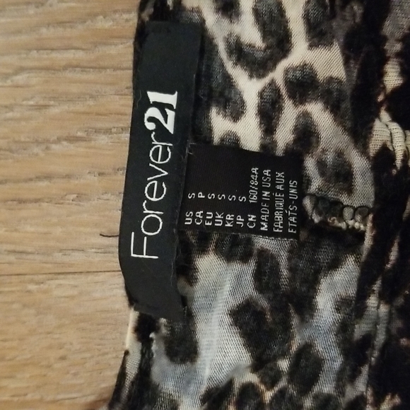 (S) Forever 21 100% Rayon Cheetah/Leopard Print ¾ Sleeve Casual Top Loungewear - Picture 6 of 8